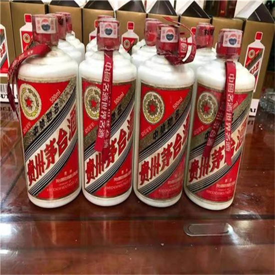 大英烟台招远50年茅台酒礼盒价格哪里回收(附近上门回收茅台酒）?
